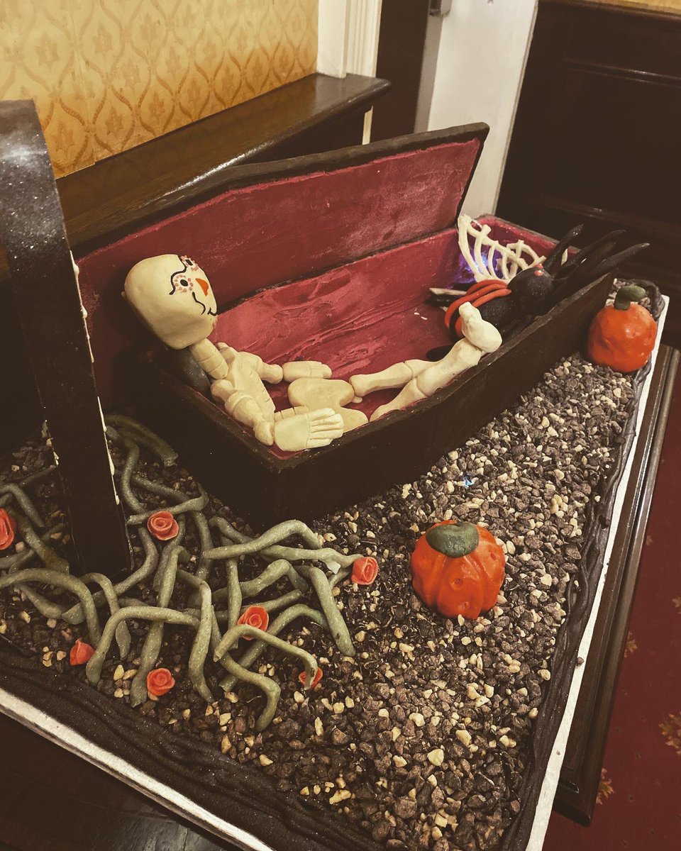 TheOrwellHotel's tweet photo. HAPPY HALLOWEEN!!! 🎃🦇 hope everyone is having a scary evening!!!! 👻 our talented Nick has made a chocolate grave yard completely made from chocolate (part from the lights!) #chocolate #art #sculpture #grave #graveyard #pumkin #holloween #skeleton #spider #allchocolate #hotel https://t.co/1C45ljqfDO