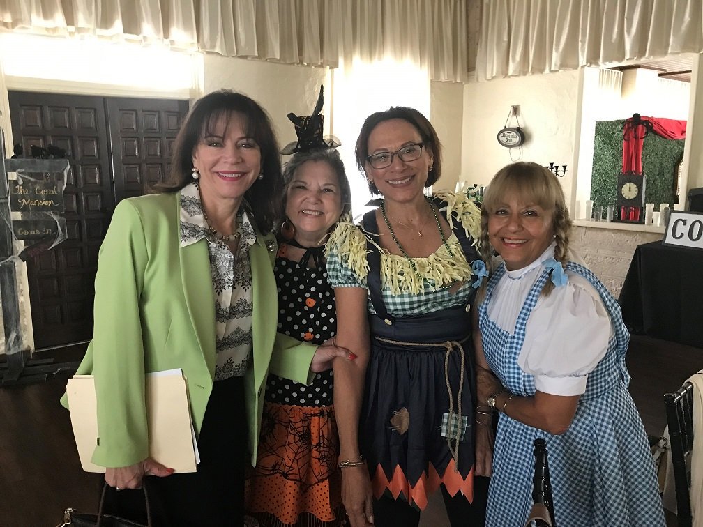 KathyFndzRundle's tweet photo. Honored to address the members of @GFWCFlorida @CityCoralGables on the important issue of #EndHumanTrafficking &amp; our efforts to combat this issue as well as our work with the victims. Thank you for inviting me to raise awareness about this form of modern-day slavery. https://t.co/C7PImb2Khj