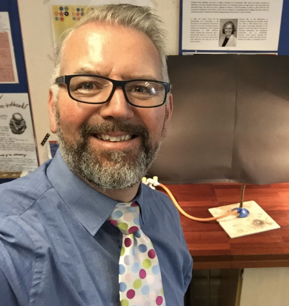 WessexTeach's tweet image. #DASP19 #AlwaysLearning @munrolabwork brings Chemistry to life #AnyExcuseForAChemistryExperiment 4 November @thomashardye