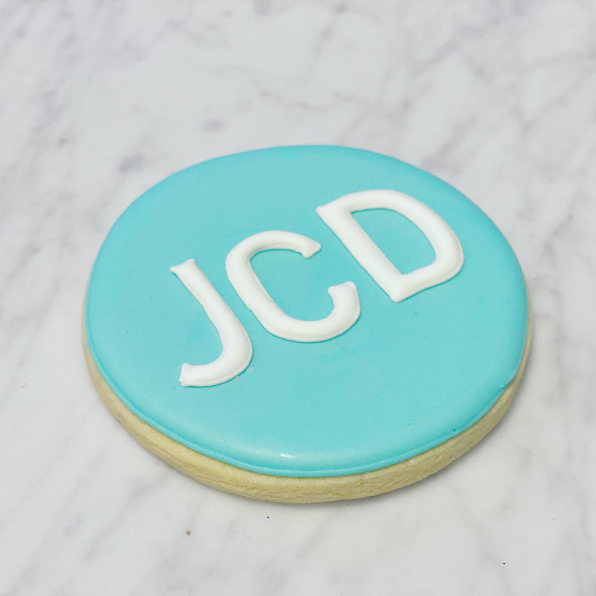 Have a sister like <a href="/sugarshots/">Kim Wong</a>  who makes you custom cookies to celebrate your side business wins 🥳👯‍♀️😘

Also follow her on IG for all the cookie making goodness: instagram.com/sugarshots?igs…