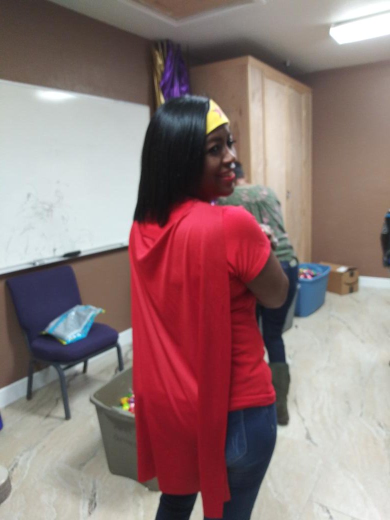 LM_Chocolate's tweet photo. Look at our #WonderWoman Deacon Deedra ready to utilize those super powers. And she brought in more candy. 5bags #runningwiththevision
#HarvestFest2019
@COPraiseIM @DrJinCA https://t.co/dJPLND2bFW