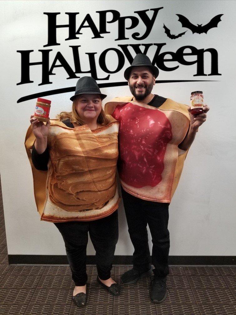 210Collectors's tweet image. Waldo, Peanut Butter &amp;amp; Jelly showed up to AT&amp;amp;T to collect that cash!
#creditandcollections #lifeatatt #halloweencostumes @es2346 @RonLockwood2020