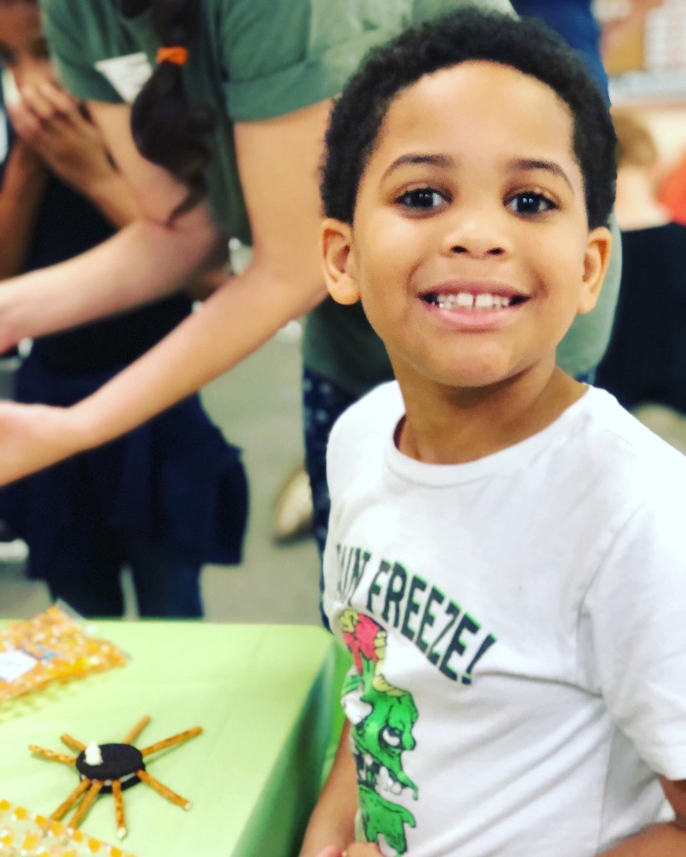 aprimaryDAY's tweet photo. Fall Fun! 🍁 #soarthegrove @JeffreysGroveES https://t.co/2ZR4vJ5cBk