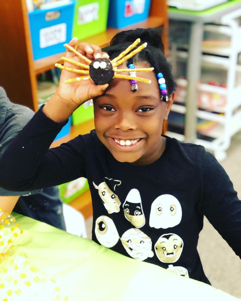 aprimaryDAY's tweet photo. Fall Fun! 🍁 #soarthegrove @JeffreysGroveES https://t.co/2ZR4vJ5cBk