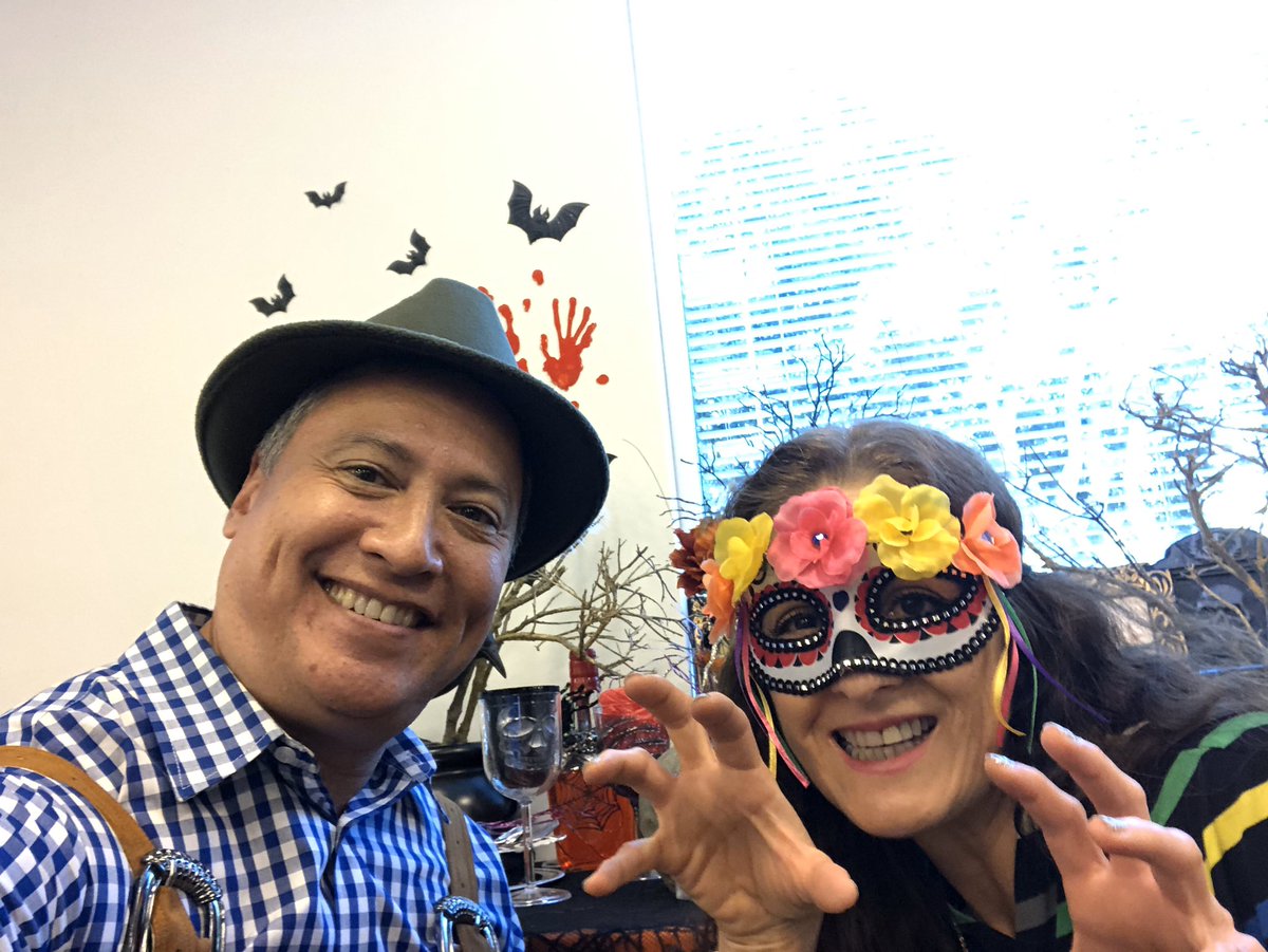 MrRichardbel's tweet photo. Cerritos SSG Halloween Fun! #TuggleNation #FieldsFam #FieldsFamFrightSite #FunAtWork #LifeAtATT @CerritosPride @WendySerranoG4 @RockellJones3 @MsRegina8 https://t.co/oQJz5uaPcU