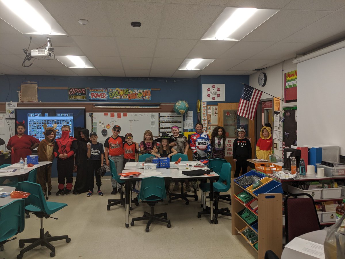 ParkersTribe4's tweet photo. Happy Halloween from the crazies of LaFayette 220 @Grade4_LafTribe @LaFayetteTribe #prideinourtribe https://t.co/CgPOhcR0B8