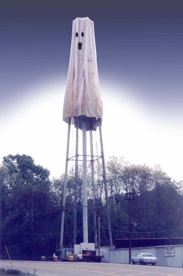 Turns out this pic of the World's Largest <a href="/CatsupBottleSTL/">Brooks Catsup Bottle</a> isn't completely photo-shopped. Back in 1995 when they restored the tower, the contractor had to cover it with a giant tarp to scrape off the old lead paint. 24 years later - they added eyes &amp; a nose for Halloween fun 👻