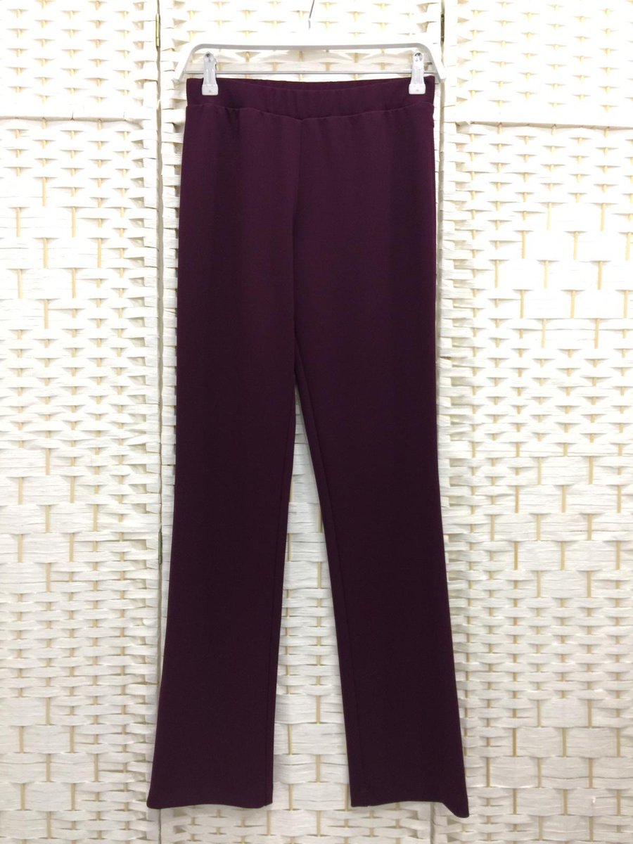 kedatelow's tweet image. No hay nada como vestir cómoda y calentita en las estaciones más frías.

Este legging en color berenjena tiene corte recto y cintura elástica.
Tallas: 38 a 46.
Precio: 34,95€

#modacómoda #legging #colorberenjena #modamujermadrid  #puentedenoviembre #halloween #kedatelow