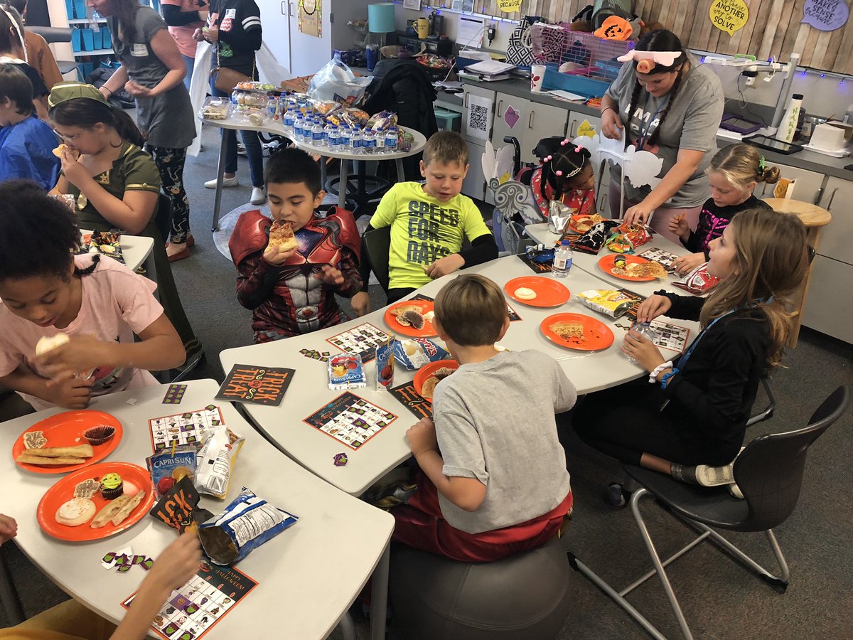dvonne_ray's tweet photo. Our 4th grade students made a budget and planned their Halloween party! #mpempowered #misdproud https://t.co/LVZFBr2MlZ
