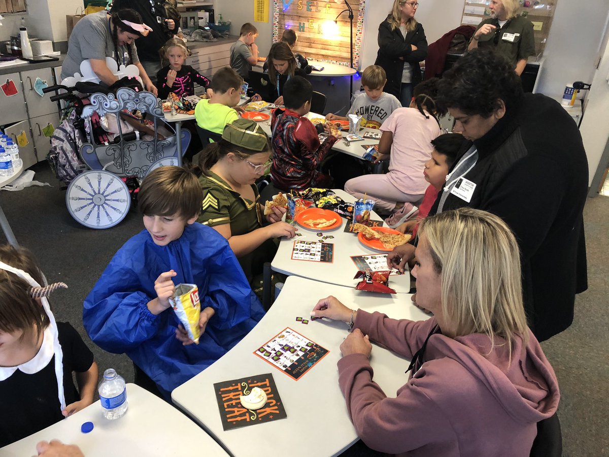 dvonne_ray's tweet photo. Our 4th grade students made a budget and planned their Halloween party! #mpempowered #misdproud https://t.co/LVZFBr2MlZ