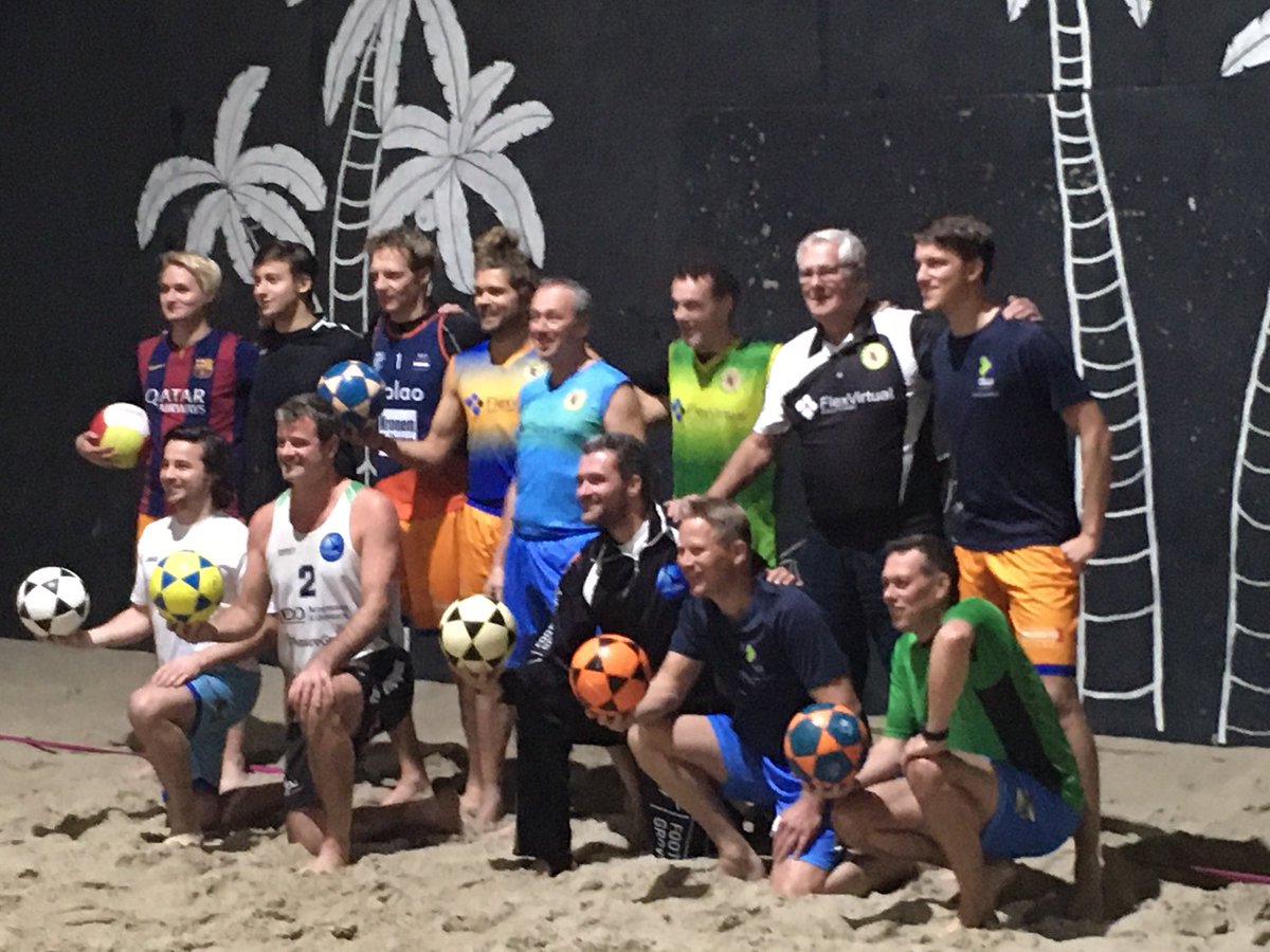 Footvolley clinic op uitnodiging van <a href="/Footvolley_IFTG/">International Footvolley Tournament Groningen</a> met vooraf een mooi verhaal van René Felen over teamontwikkeling. Dank voor de uitnodiging en veel succes met de voorbereiding  van het FlexVirtual International Footvolley Tournement op 3 en 4 januari 2020.
