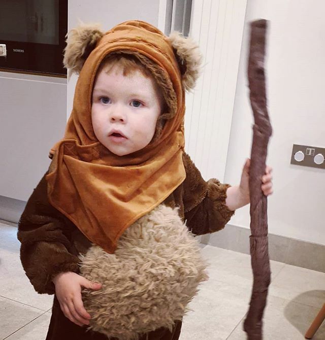Vicki_os's tweet photo. Wicked #ewok #starwars #halloween2019 https://t.co/QQ3X7b5DtX https://t.co/74cg57lcie
