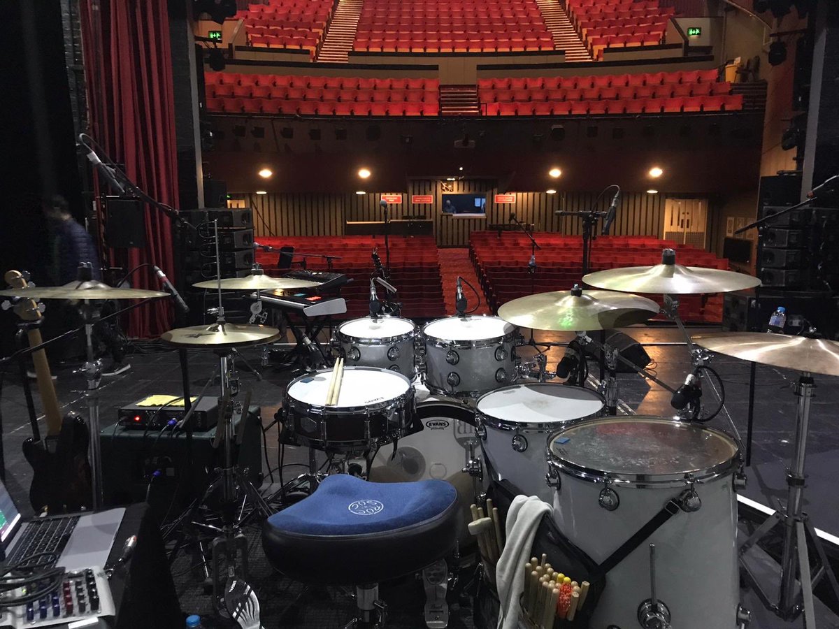DarrenJuniper's tweet photo. View from the drums, Iโll be just in front of them tonight in St. Helens on Bass duties with #helloagainshow ๐ https://t.co/W5nZ1C5IVq
