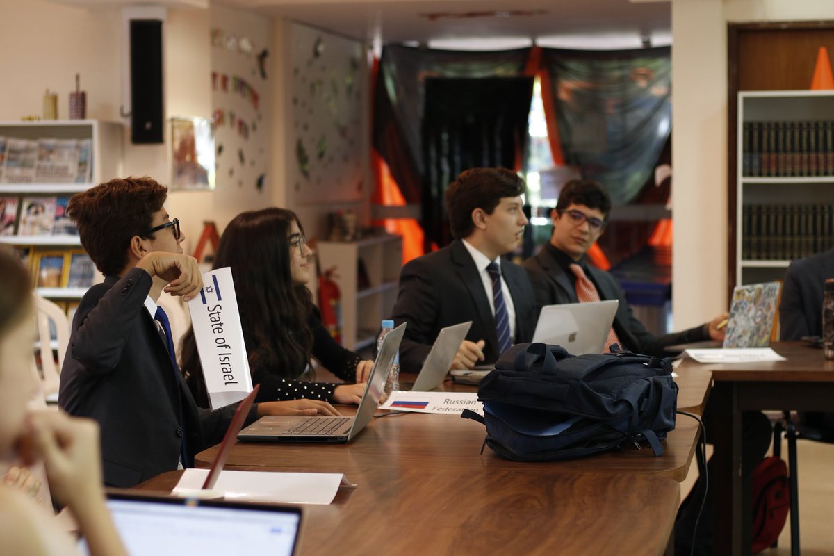 EAR_Eagles's tweet photo. They can and will create a better future for us.
🦅❤🌐
#EAR4ever #EaglePride #TheEagleWay
#americanschoolofrecife #education #RECMUN #SocialStudies #Delegates #EngagedStudents #LifelongLearners #CriticalThinkers #WorldCitizens #InternationalSchool #Learning #StudentLife https://t.co/nN1Of6IZjm