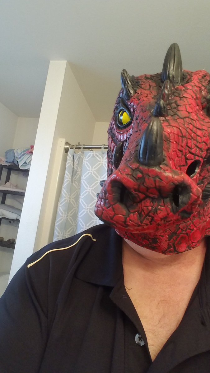 SmBMSUBronco's tweet photo. Was at Zeeland West today as a high school Mentor Volunteer. Decided to also pass out Halloween candy between 5th & 6th hours on the path dressed in costume.
Felt good to bring a few smiles to students in the bad weather & they got a good laugh! #ZEHS #ZWHS 😁
#HappyHalloween https://t.co/DQ20HpVXA4