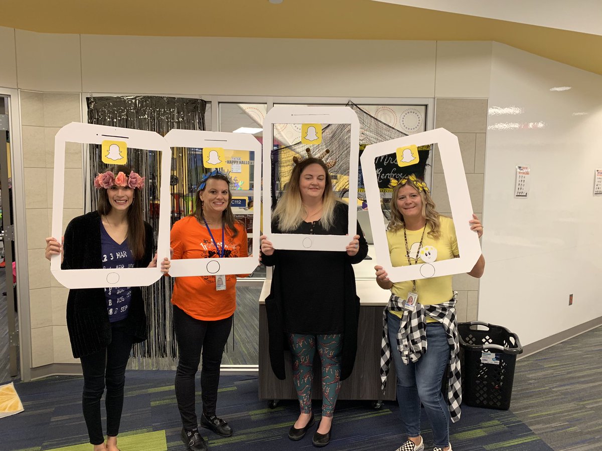 StacyElaine's tweet photo. Party day! #DME5 #weareDME https://t.co/dacmhrWLLN