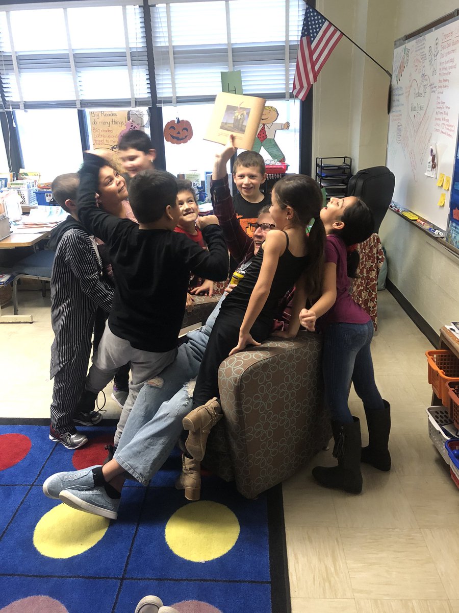 Engaged in read alouds 🧡reading