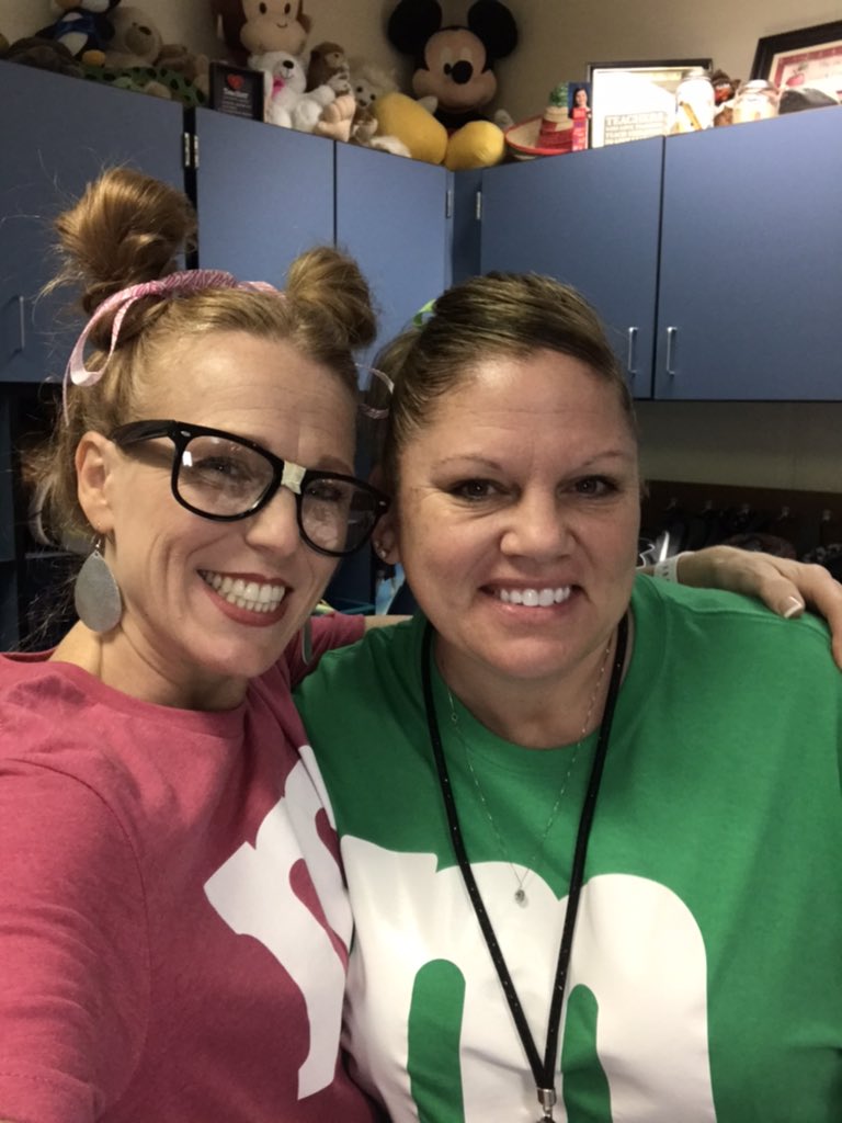 nankr1120's tweet photo. Love me some M&amp;Ms... variety pack!  Fun day at Hopewell Elementary with my tribe! #VikingPride #Nan3EDU https://t.co/XeS2mVUyQz
