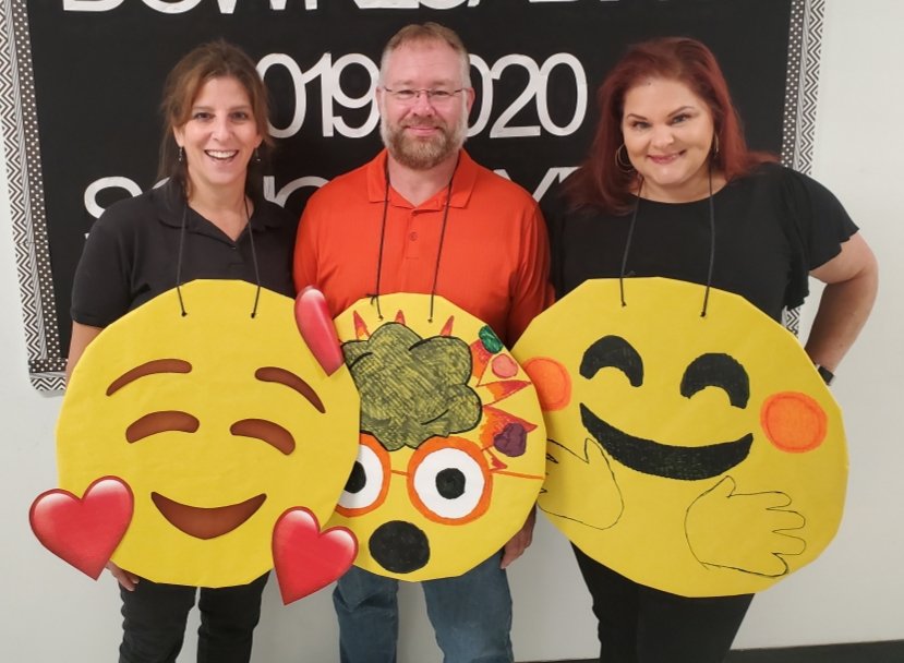 RMSMsDelgado's tweet photo. @HCPSRandallMS #CTE Teacher Emojis!! 🤗🤯😜🙄🤨🥰🤐😍 Happy Halloween! #havefunatwork #kidsloveit @JeremeMonette @MawhinneyClaire @HCPSCTAE @castelli78 https://t.co/K52fwsFCsm