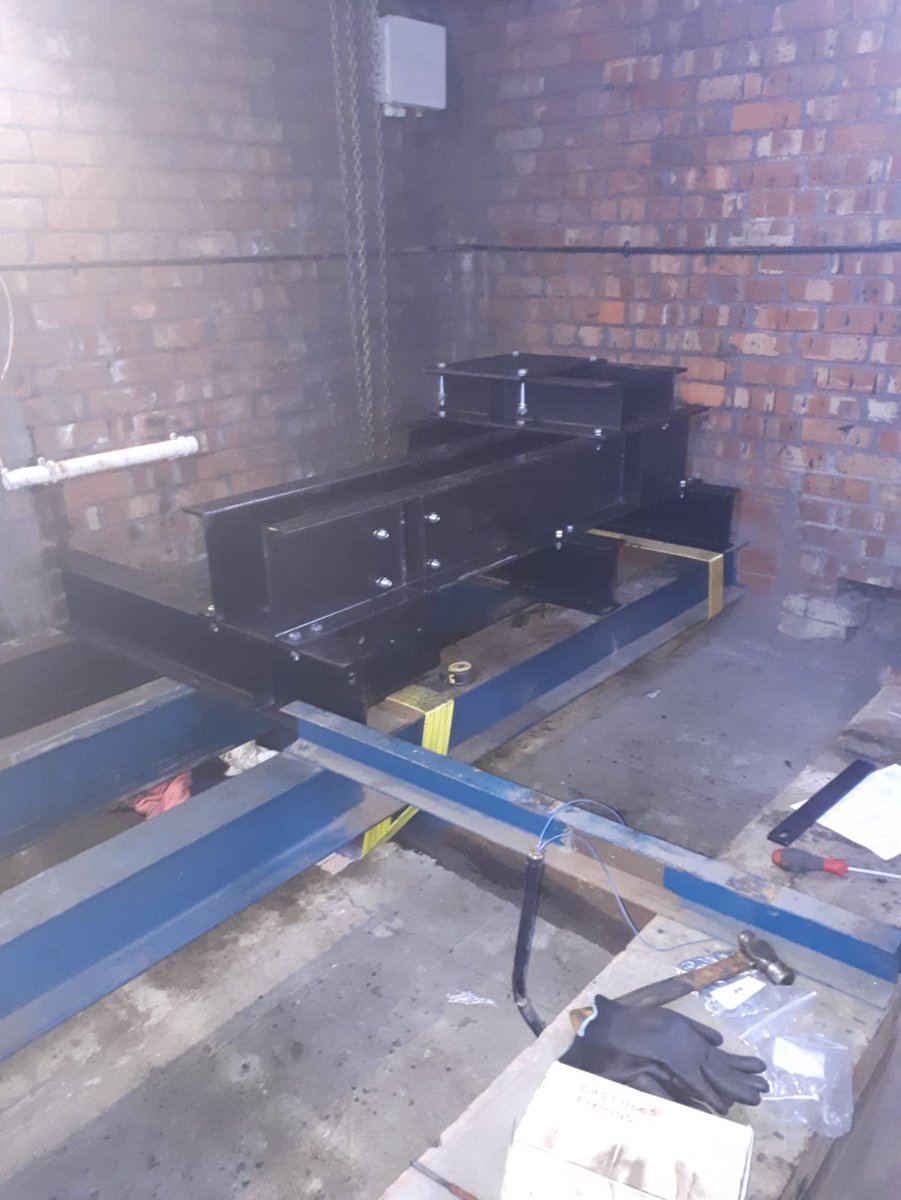 SheridanLifts's tweet photo. Heavy Engineering being carried out by Sheridan gear fitters.
Full refurbishment on this lift including :
New control panel
New gearbox, motor sheave, & brake unit #liftengineers #liftrepairs #sheridanlifts #liftmodernisations #heavyengineering https://t.co/fw0xgJB2UO