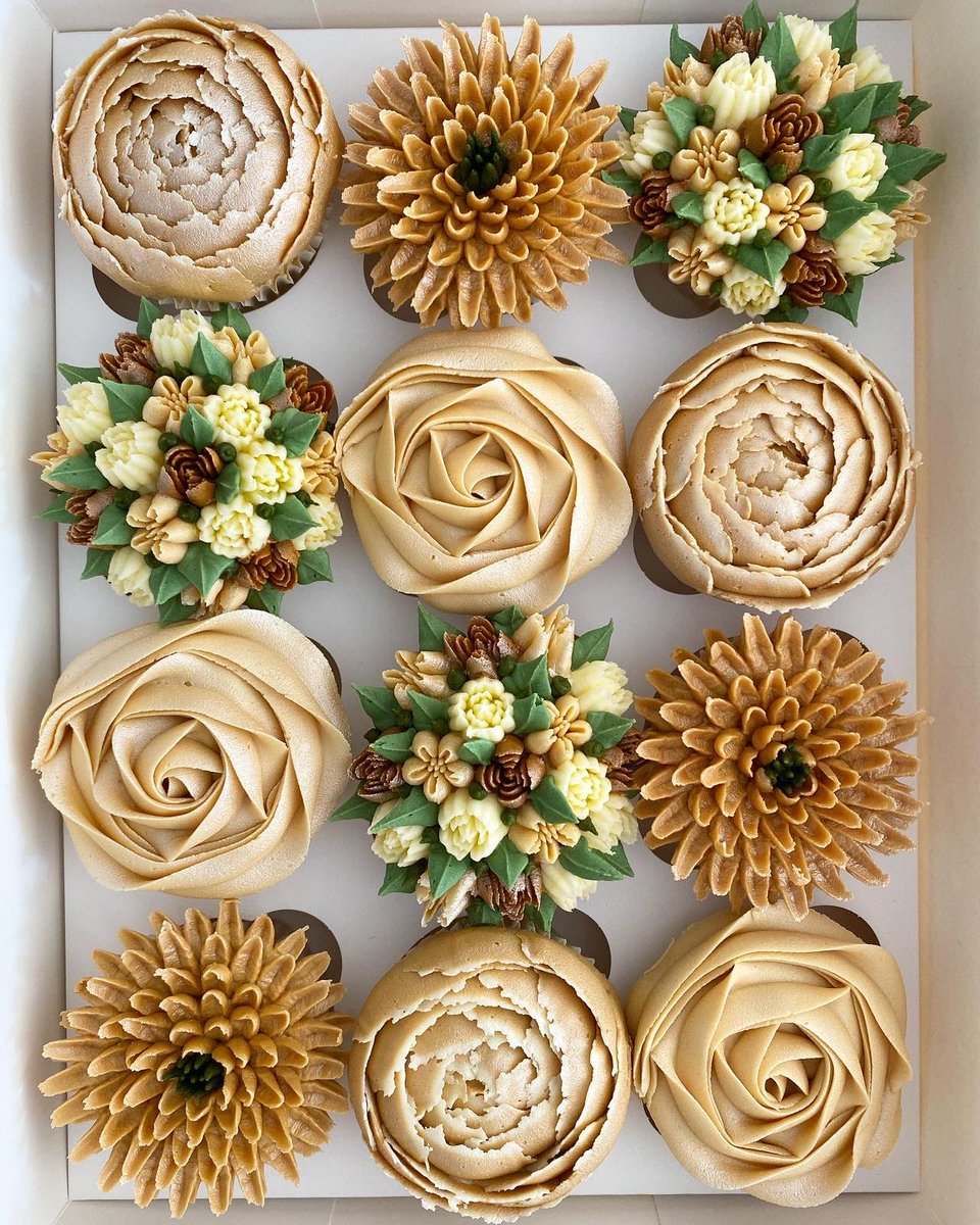 kerrysbouqcakes's tweet photo. Golden vibes for these dozen cupcakes 💛 #golden #buttercream #cupcakes #floralpiping #handpiped #cupcakeartist #happybaking #Norfolk #autumnvibes https://t.co/jY8RW08nqL