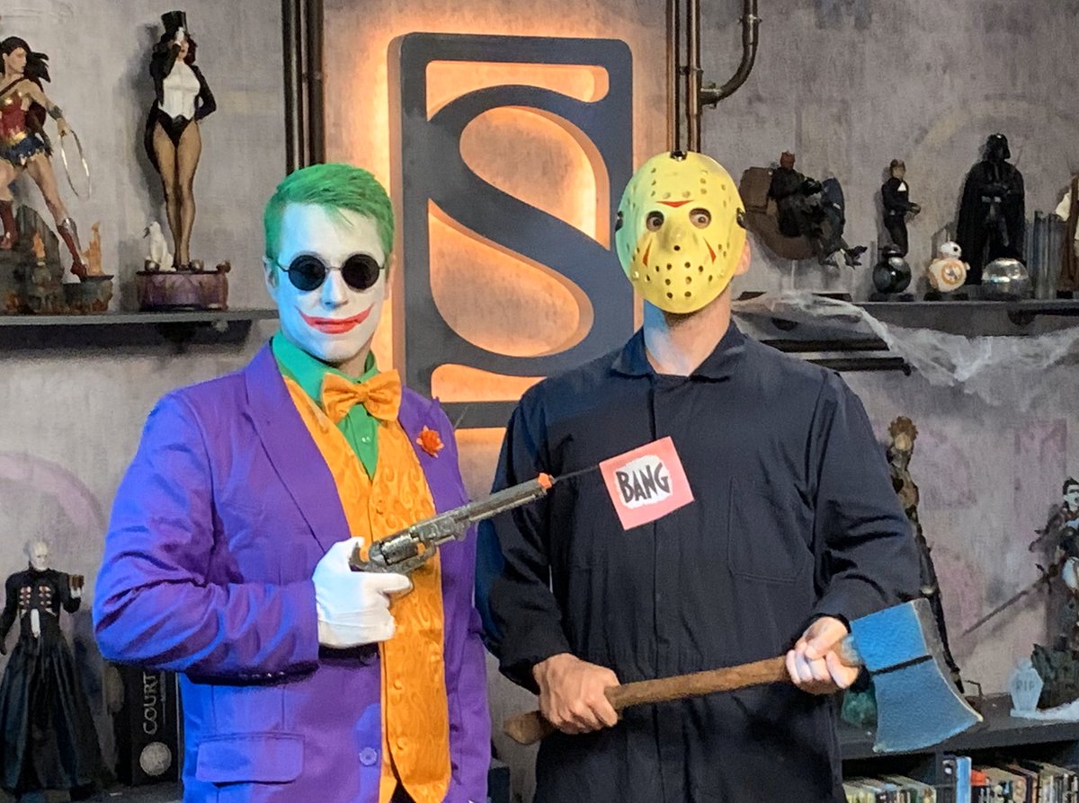 SideshowChicky's tweet photo. Thank you to all the @collectsideshow folks who paraded their costumes on the #SideshowLive show! Shout out to Brett & Sam behind the cameras (who were J squared!)
#SideshowSpooktacular2019 https://t.co/tTLPdj2hRH