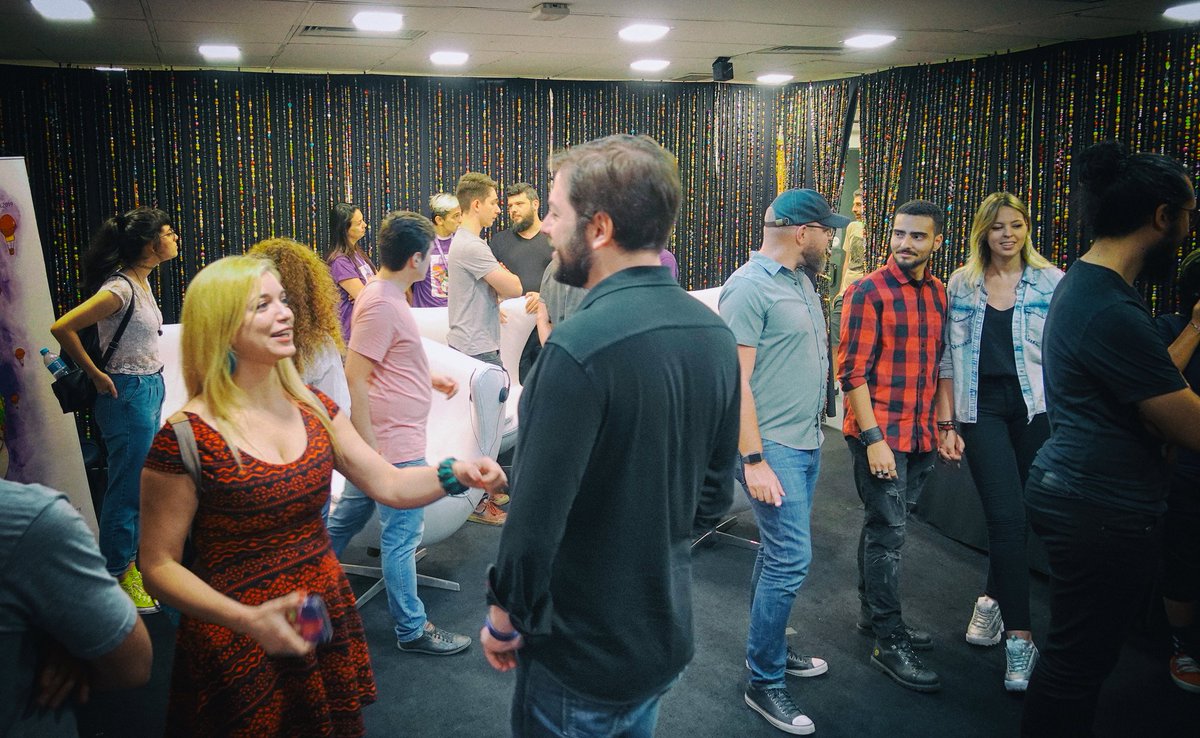 arvoreimmersive's tweet photo. The MOSTRA 2019 São Paulo International Film Festival was AMAZING! We had fantastic staff on board to help give attendees memorable experiences of "A Linha" 🗝️ @TheLineVR. Congratulations to everyone involved, the feedback was outstanding! 🙌
. . .
#VR #ALinha #saopaulo https://t.co/Akzel6v8GW