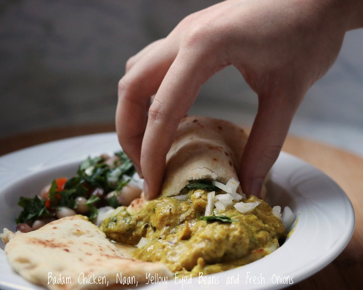 MumCookin's tweet photo. Almond Chicken, Naan and some lovely beans https://t.co/NBXa9FjMnV