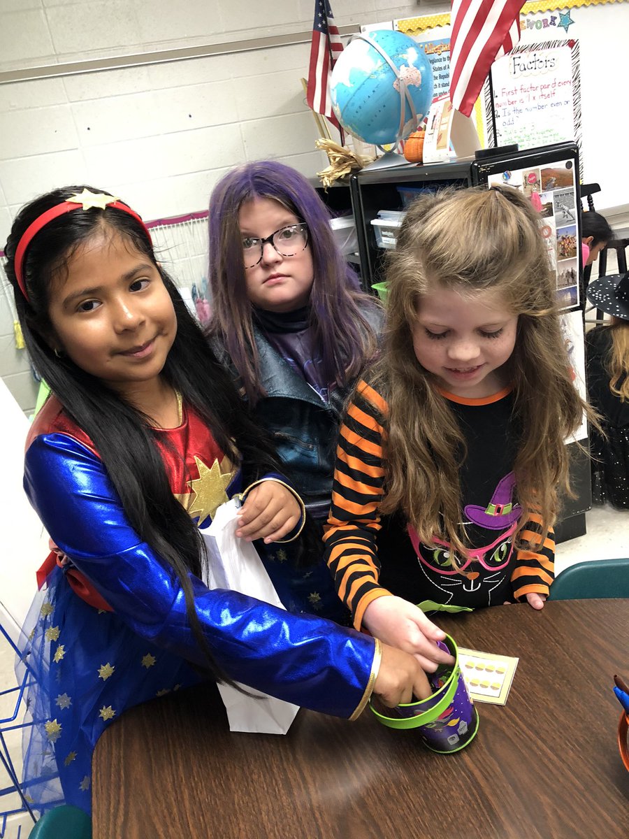 ThornClass's tweet photo. Math Trick or Treat!! 👻So much fun!!🎃#RES #RCS https://t.co/vhuY1wSXqJ