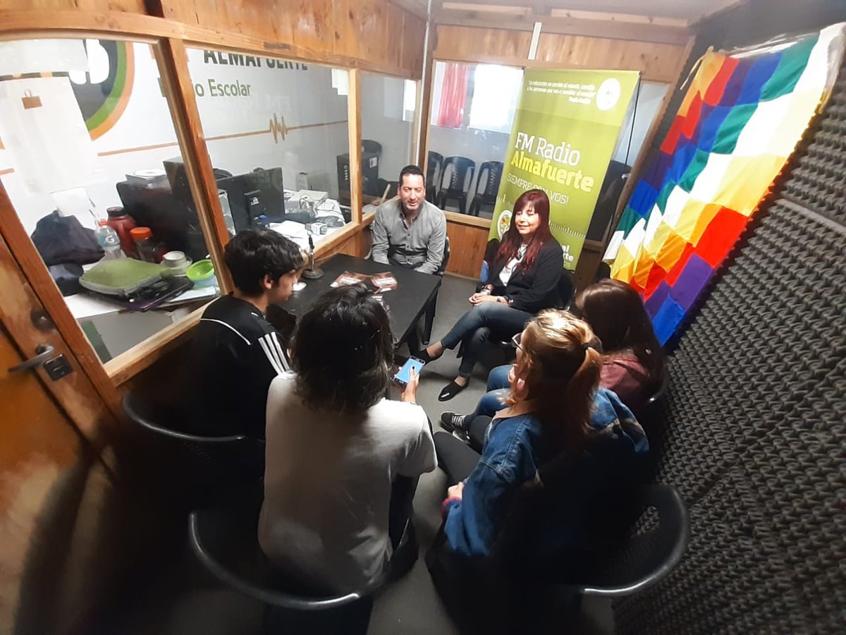 #TrataDePersonas
#Grooming 
Durante la mañana de hoy participe junto a Alfredo Perotti de la jornada de sensibilizacion en Trata de Personas y Grooming como metodo de captacion. En la Escuela Almafuerte, con una amplia concurrencia de estudiantes, docentes,directivos y comunidad