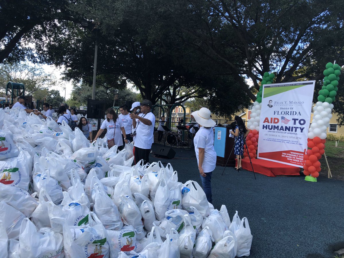 EBCKlaudine's tweet photo. 2,000 bagged goods will be given to the Parramore community through the efforts of volunteers. #FYMFoundation #AidToHumanity @EagleNewsFL https://t.co/3iICl3iMRQ