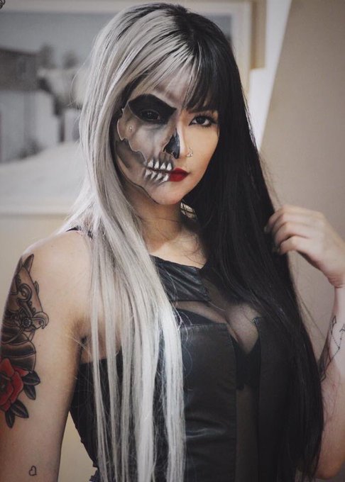2 pic. eu quando fazia umas makes de halloween ?✨ https://t.co/p1eUU2MYjZ