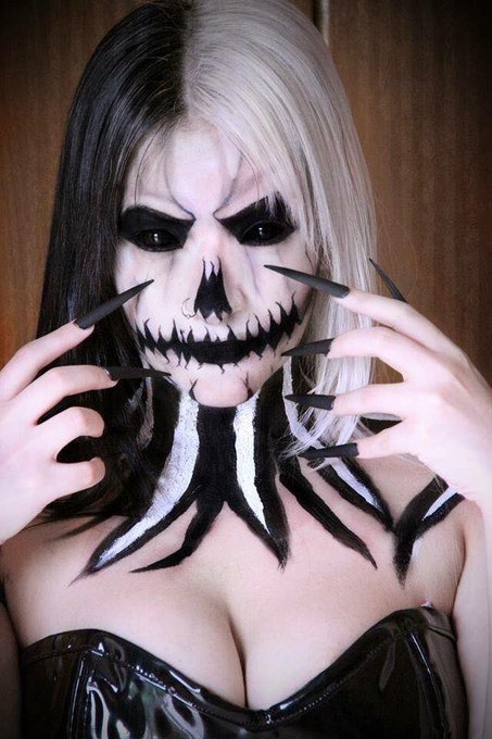 1 pic. eu quando fazia umas makes de halloween ?✨ https://t.co/p1eUU2MYjZ