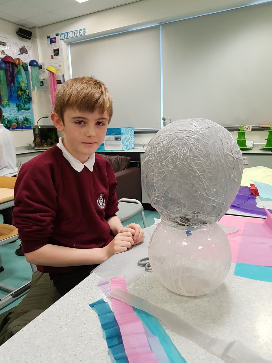AlloaAsdan's tweet photo. Jelly fish are making an appearance once again in the ASDAN classroom.
Josh and Lewis working hard and using their creativity.
They are looking fantastic so far 😎 https://t.co/5KPv9kIHpz