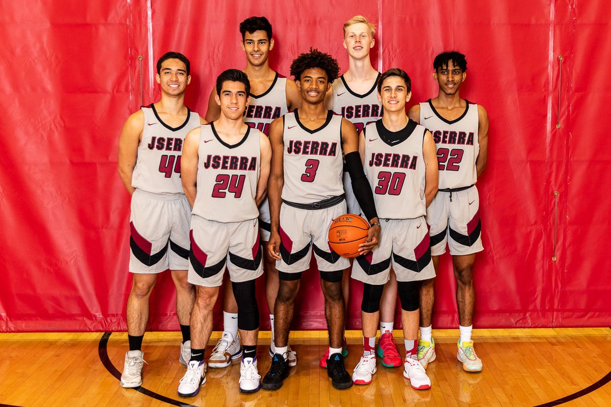 JSerra_Hoops's tweet photo. Seniors @_02deuce @IanJumaine @IanAcosta0 @FrancescoBorra4 @HugoClarkinnn https://t.co/Mb8di5DSk9