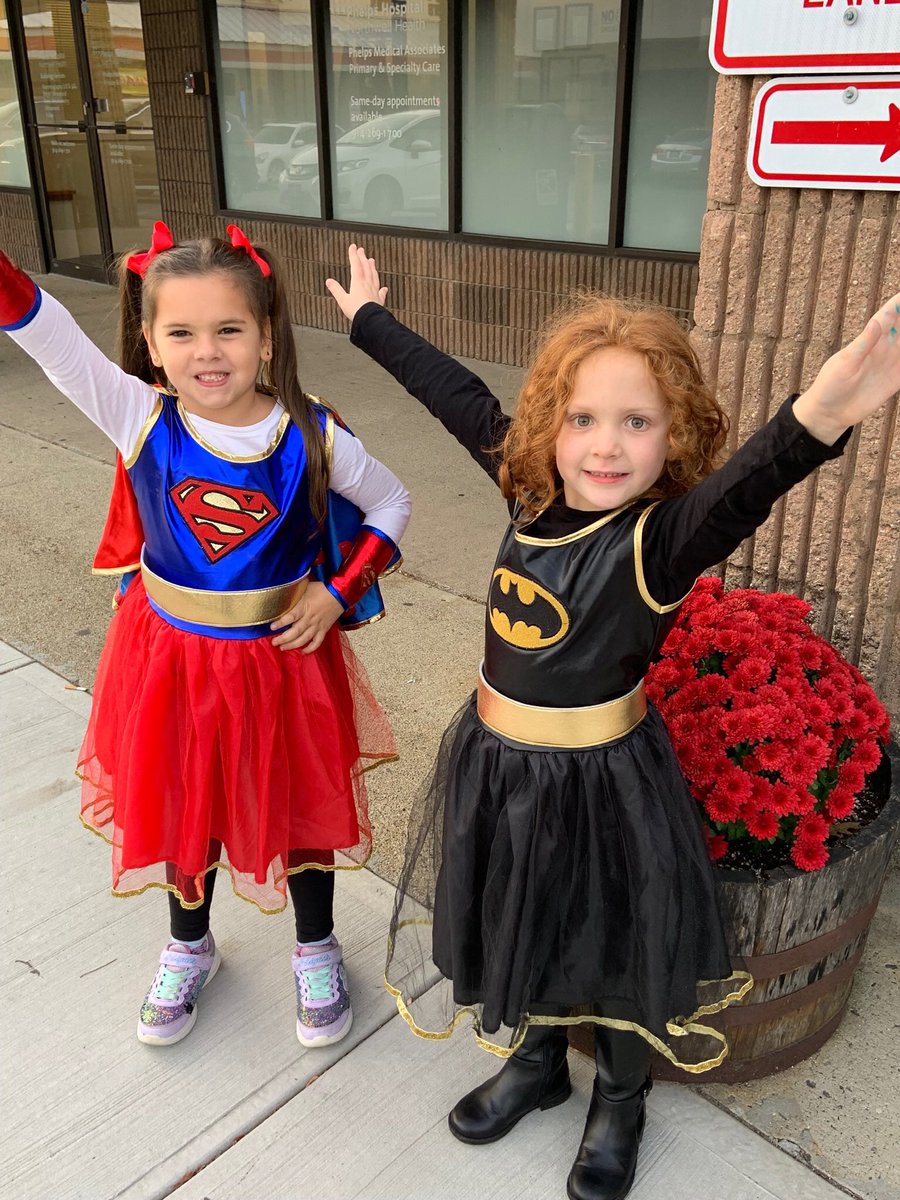 endeavoringE's tweet image. May your #Halloween be filled with super #women (Bat Girl is my niece) ☺️#interrupt #smashthepatriarchy