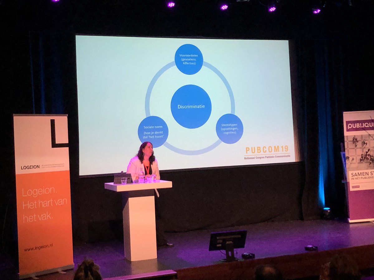 Caroladevree's tweet photo. Ben sinds vandaag fan van @Hannekefelten van Movisie. Zelden een onderzoekster met zoveel energie en humor over haar werk zien vertellen, zonder aan geloofwaardigheid in te boeten. #PubCom19 https://t.co/M8pKXSGdUP