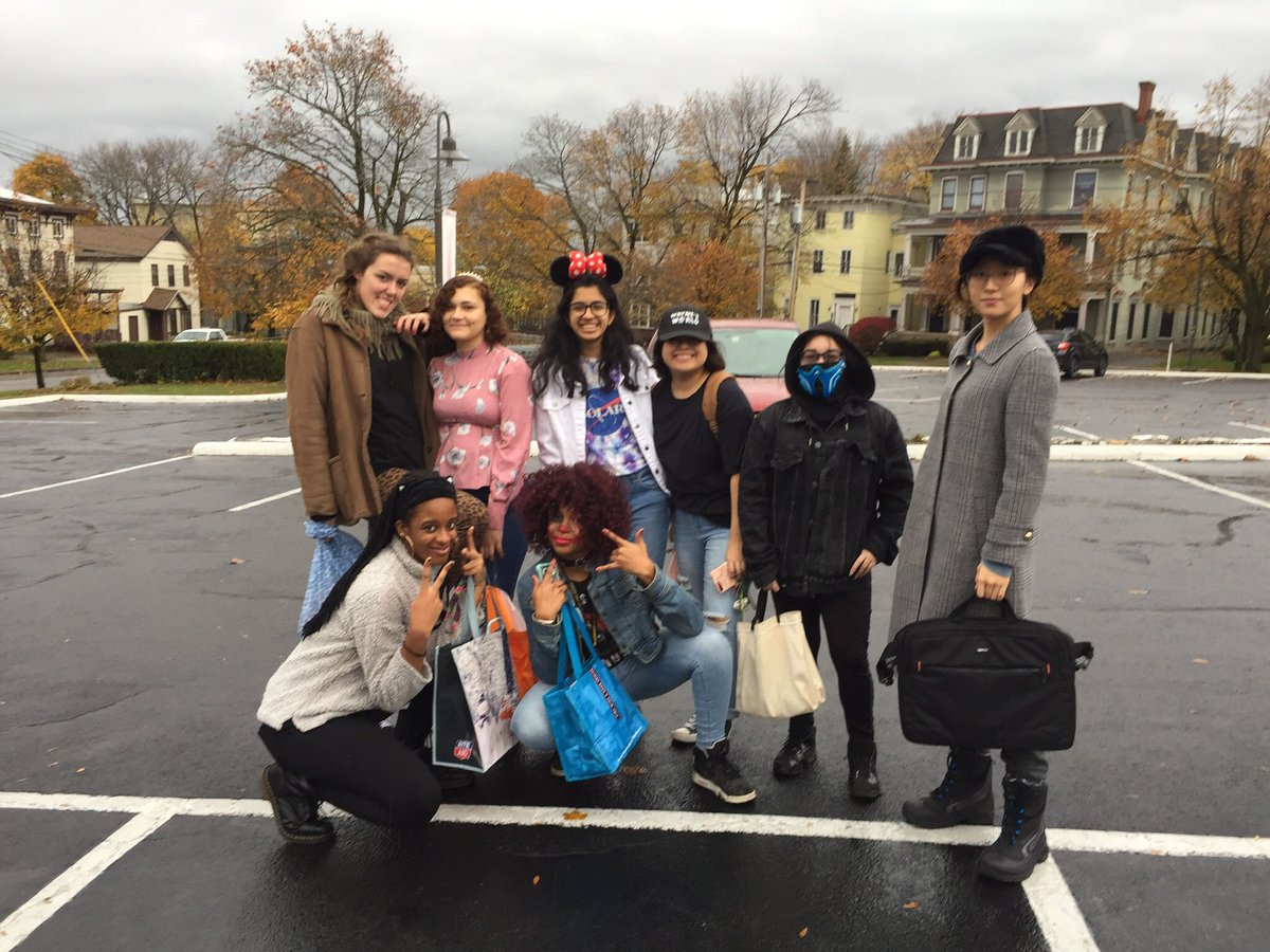 PrattMunson's tweet photo. Happy Halloween ๐๐ป to all of our #PrattMWP trick or treaters! https://t.co/NgQxSViY46