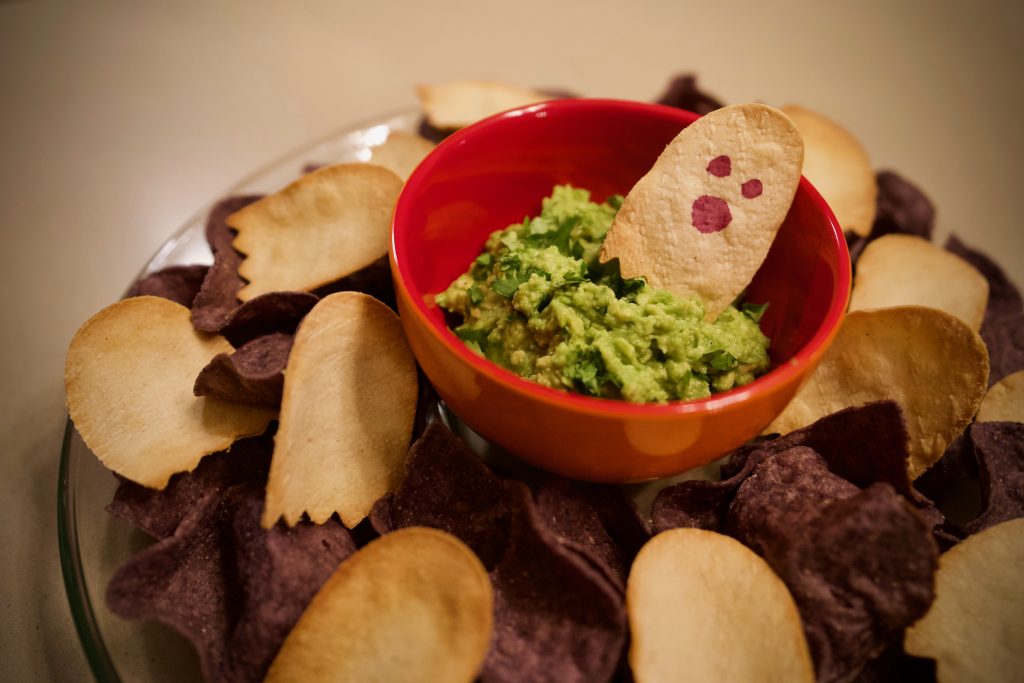 GoNoFoodFinder's tweet photo. Scrambling for some #spookysnacks for Halloween? Find 5 creepy-clean concoctions in our blog post! https://t.co/5AgyoN3rSD 🎃 https://t.co/A6uWAx8e3g