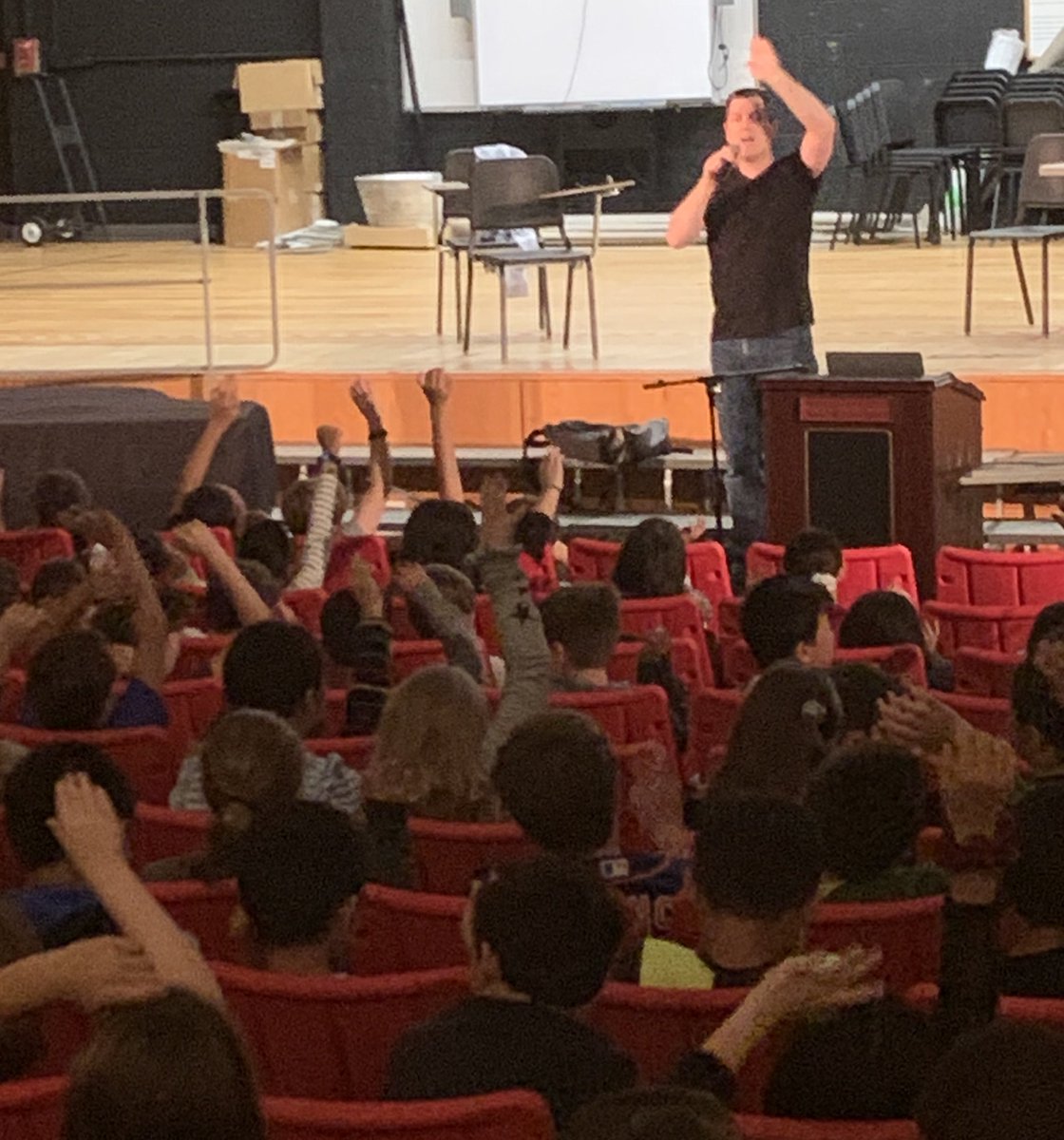 HealthinMiddle's tweet photo. Scarsdale Middle School 6th graders participated in "Standing By, Standing Up", an interactive show on bullying prevention by Tim Collins. #scarsdalemspride https://t.co/UQyH9gRKV0