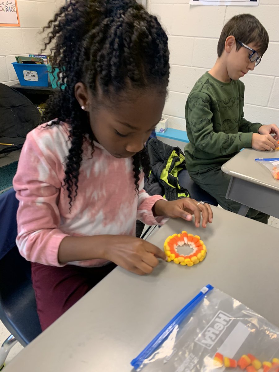 Amyhpace's tweet photo. Candy corn STEM challenge! @TweetDCS_OES https://t.co/xx8EpoGIsi