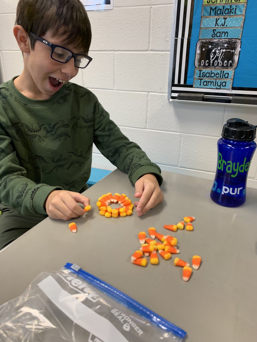 Amyhpace's tweet photo. 2nd grade candy corn STEM challenge! @TweetDCS_OES https://t.co/EpFp4d2Tgr