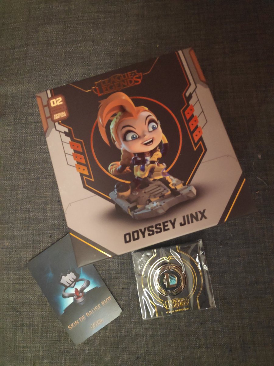 bahamut_cosplay's tweet image. GIVE AWAY TIME 

Je vous propose de vous faire gagner ce petit pack de goodies contenant :
➡ Une figurine Odyssey Jinx
➡ Un skin Ward
➡ un pins des 10ans de LOL

Pour participer, c'est simple :
♥ Me follow sur Twitter @bahamut_cosplay ! 
🔀 RT ce Give Away ! 

Tirage le 15/11