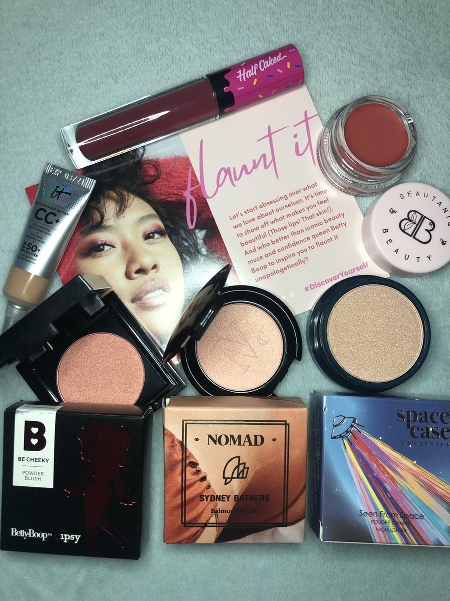 swatchmelilmami's tweet photo. My October @IPSY #glambag came jam packed with goodies!🤗Brands included: Ipsy x Betty Boop, Half Caked, Space Case, @NomadCosmetics @Itcosmetics @essenherb @beautaniqbeauty &amp; Private Doctor.👉🏽Swipe to see the beautiful color products opened up!😍 #makeup #highlight #cosmetics https://t.co/OOgeHVYmbU