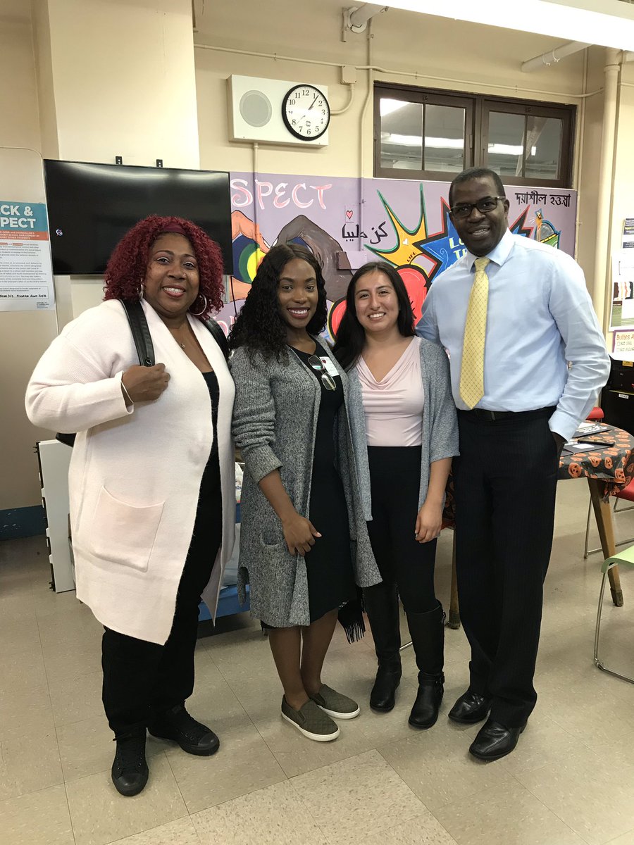 cecildwright's tweet photo. Stopped by for a quick treat and good conversation with the guidance team at Fordham Leadership School. 

Btw, meet Mercy College Alumn, Ms. Brown!

#Educator #ChangingLives #Antigraphilious https://t.co/BqqmGqr4TS