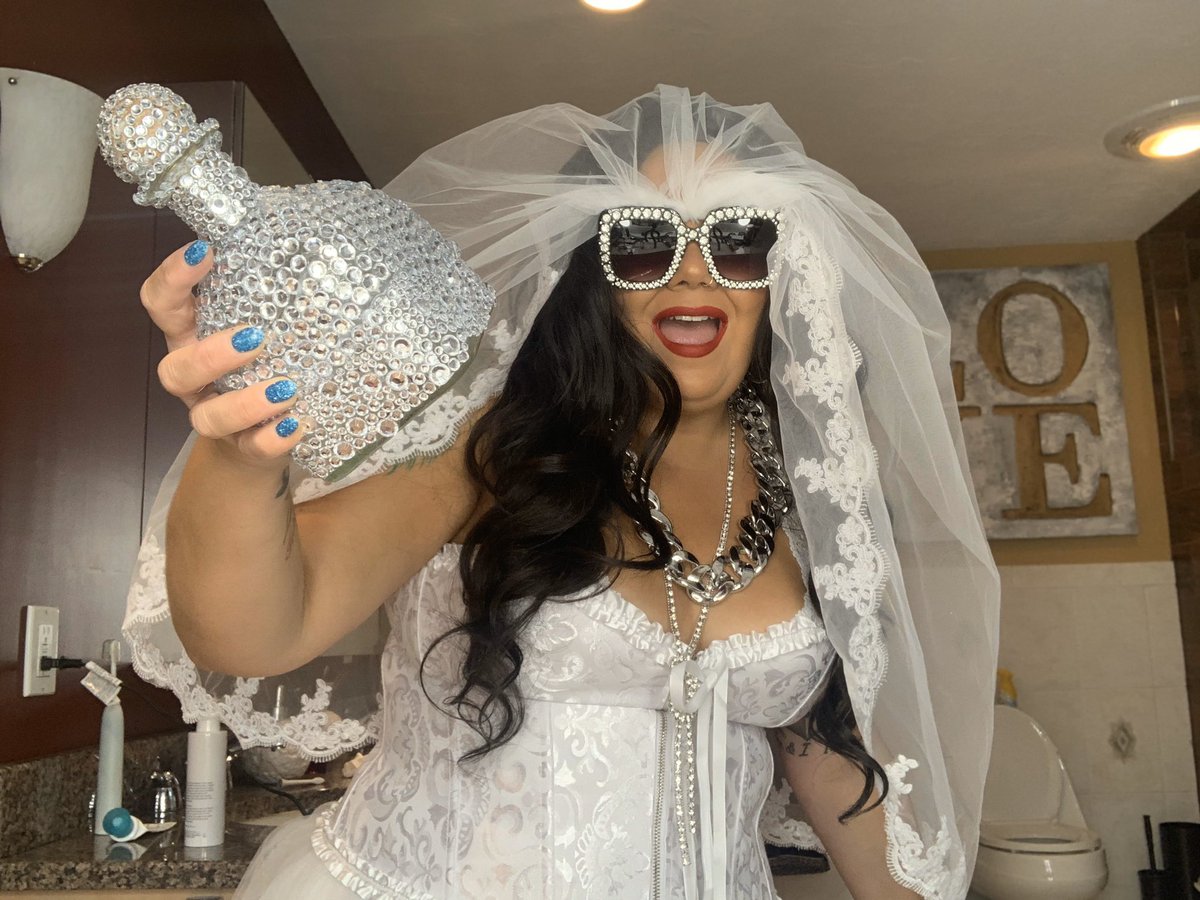 HAIRChristineco's tweet photo. Feeling good as hell as my queen @lizzo https://t.co/WVOinDEmyl