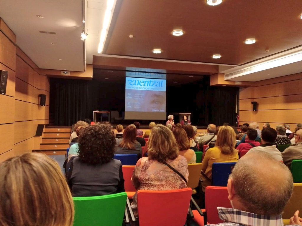 grupo_ssi's tweet photo. Cerramos esta semana con el 20 aniversario de @Zuentzat
Muchas gracias,  Pilar Castro, por invitarnos a vuestro encuentro celebrativo.
Y un gusto escucharte hablar sobre #soledad y #PersonasMayores 
#GrupoSSI 
📷 @ana_avega https://t.co/AYX52P2wXd