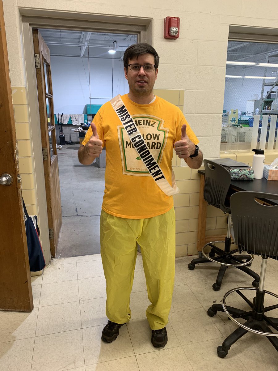 RiceDear's tweet photo. Not a beauty contest at Fairbanks😊 but check us out!!! #halloween2019 @FMSPanthers1 https://t.co/al86mJtSQc