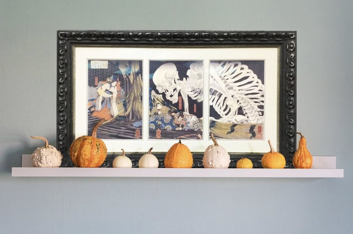truvueglazing's tweet photo. We can't get enough of your Halloween creations and festive decor like this custom framed illustration from #HallOfFrames! 🎃 #HappyHalloween #CreateSomethingSpecial #TruVue https://t.co/iOjyBRw1tm