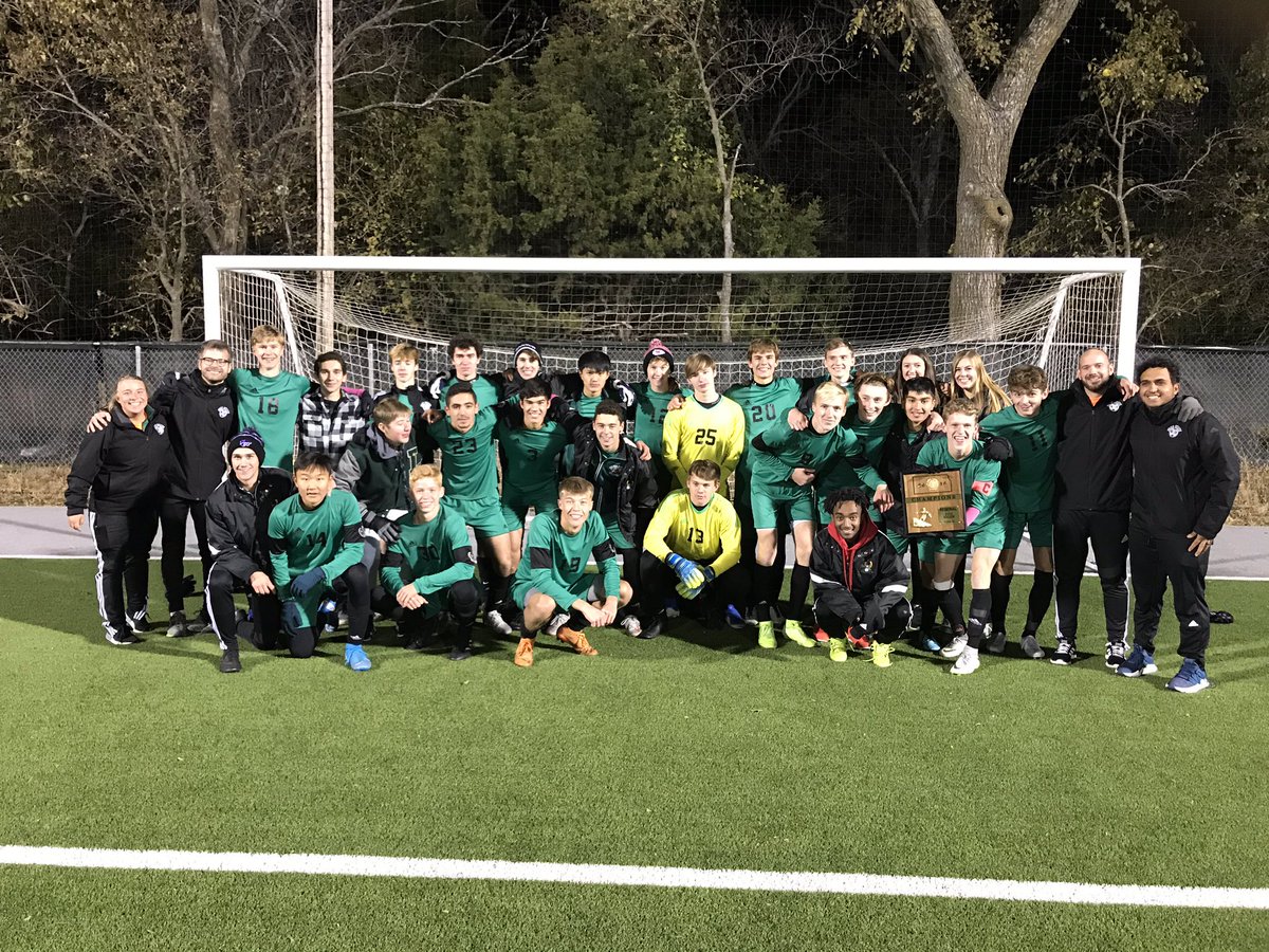 APFaunceLawFS's tweet image. FIREBIRDS WIN!  FIREBIRDS WIN!  CONGRATULATIONS to the Firebirds Soccer Team - 2019 6A REGIONAL CHAMPIONS!   ⚽️🔥🐦  #HeadingToTheTop  #FirebirdPride  #FireUp